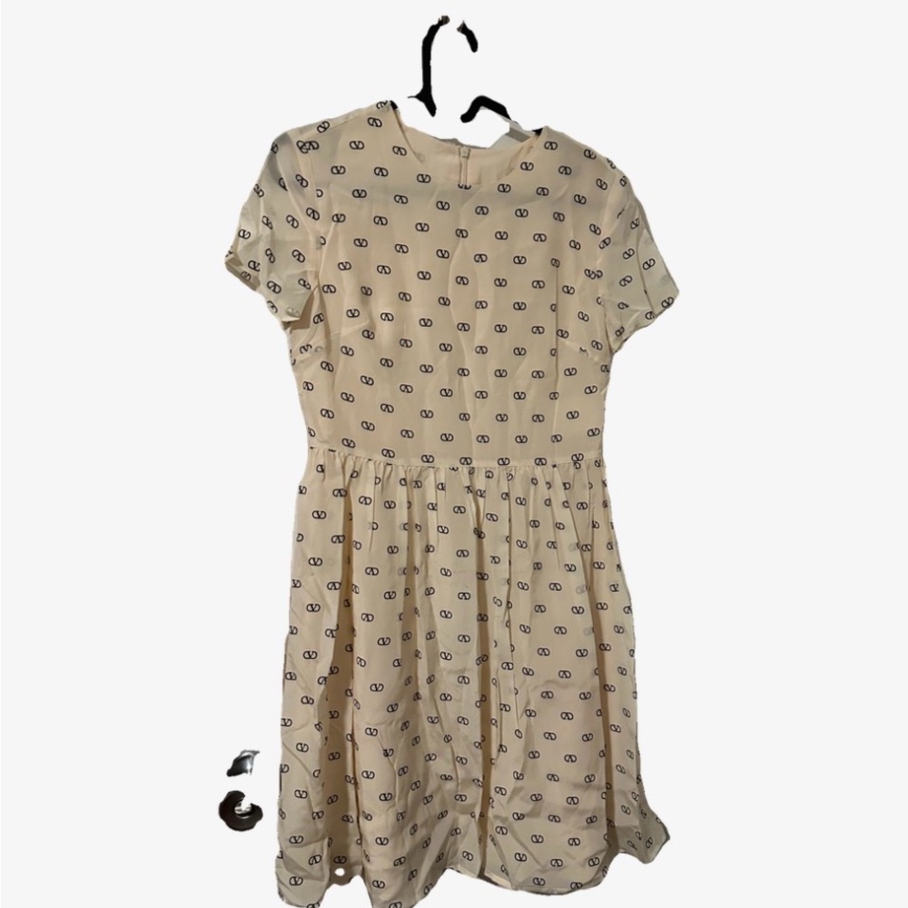 100% silk Elegant Cream Patterned Dress
